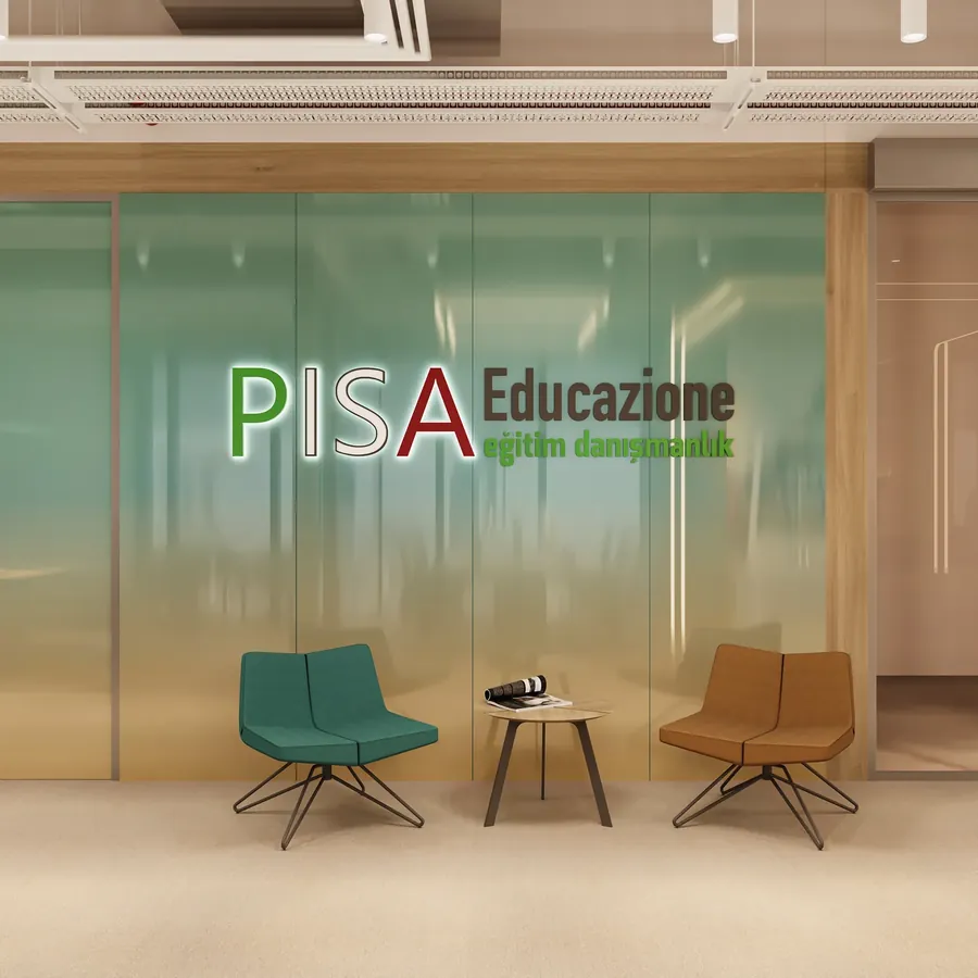 Pisa Edu ofisinde PISA logolu cam bölme ve bekleme alanı